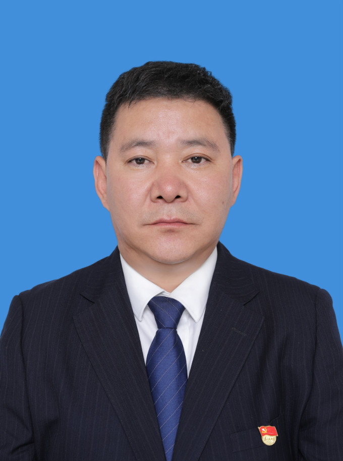 頓珠朗加 (董事長(zhǎng)、黨委書(shū)記)