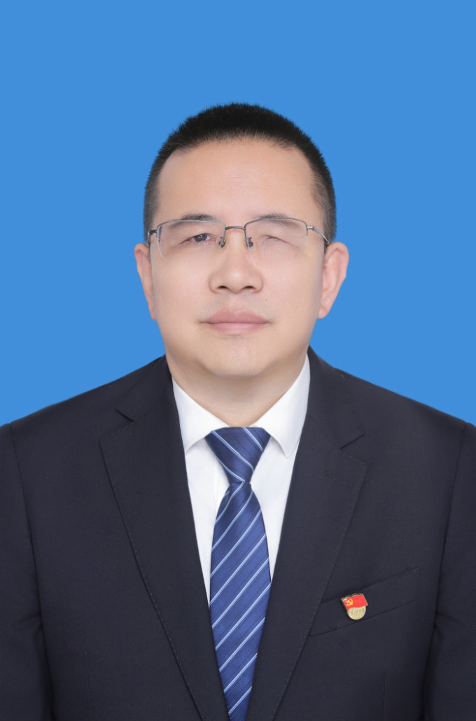 格桑羅布（黨委委員、副總經(jīng)理）